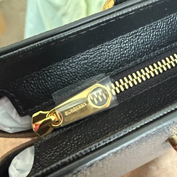 Burberry Banwell Black Leather Shoulder Bag Handbag - Picture 10 of 16